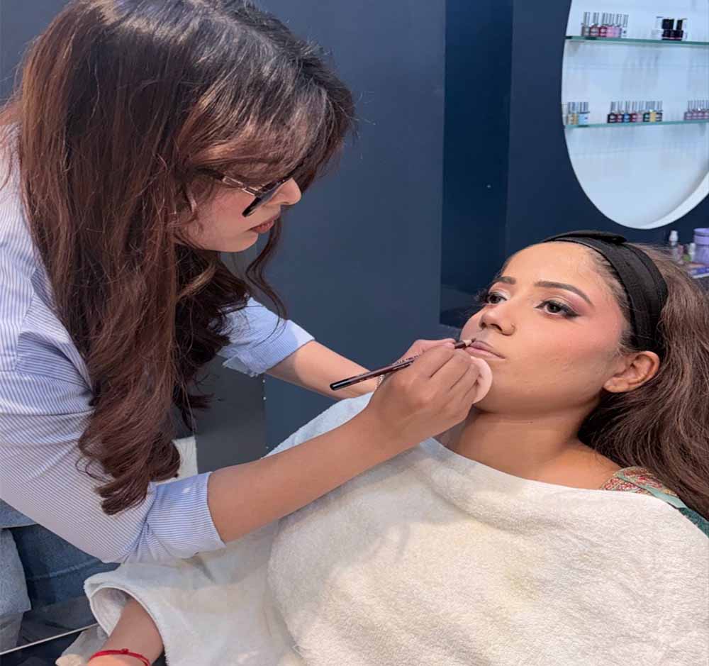 मुख्यमंत्री युवा योजना’ से बदली तकदीर, लखनऊ की खुशी बनीं महिला उद्यमिता की नई पहचान