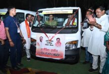 कबीरधाम में ‘दीदियों’ ने संभाली स्टीयरिंग, उपमुख्यमंत्री  शर्मा बने पैसेंजर