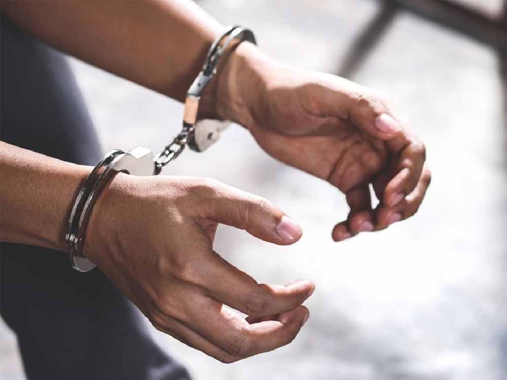 बिलासपुर में दबंगई: पार्किंग विवाद में DG पवन देव के बेटे को मारा तमाचा, आरोपी गिरफ्तार