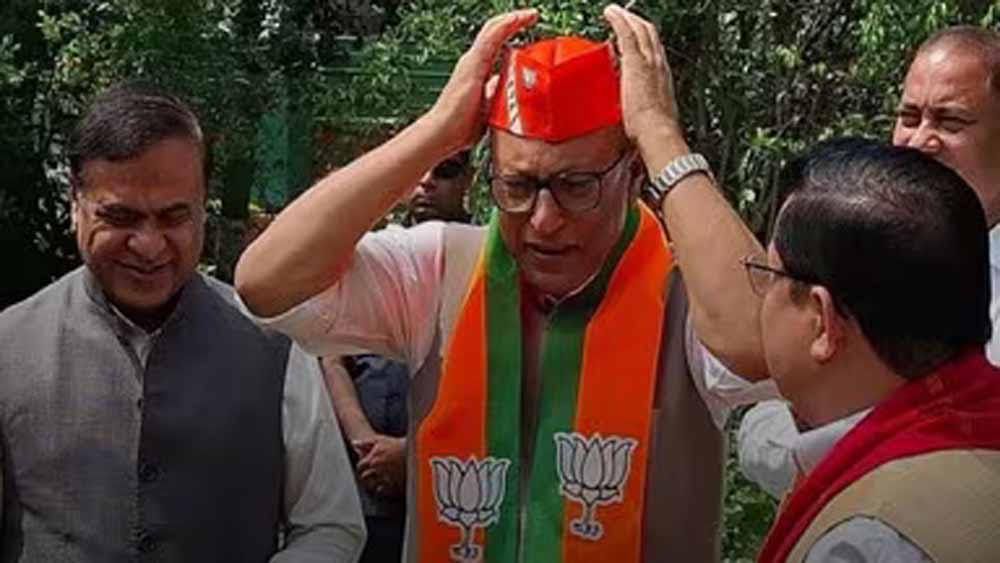 कांग्रेस छोड़ते ही BJP में शामिल हुए प्रद्युत बोरदोलोई, CM हिमंता के दो बड़े संकेतों से बढ़ी सियासी हलचल