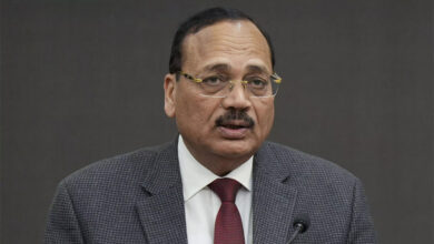 CJI के आदेश पर भाई को फोन! कोर्ट में जस्टिस सूर्यकांत ने लगाई फटकार CJI के आदेश पर भाई को फोन! कोर्ट में जस्टिस सूर्यकांत ने लगाई फटकार