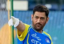 धोनी का इम्पैक्ट रोल बना विवाद, आकाश चोपड़ा बोले – ‘ऐसा खेलना है तो मत खेलो’