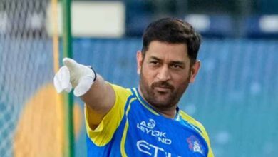 धोनी का इम्पैक्ट रोल बना विवाद, आकाश चोपड़ा बोले – ‘ऐसा खेलना है तो मत खेलो’ धोनी का इम्पैक्ट रोल बना विवाद, आकाश चोपड़ा बोले – ‘ऐसा खेलना है तो मत खेलो’