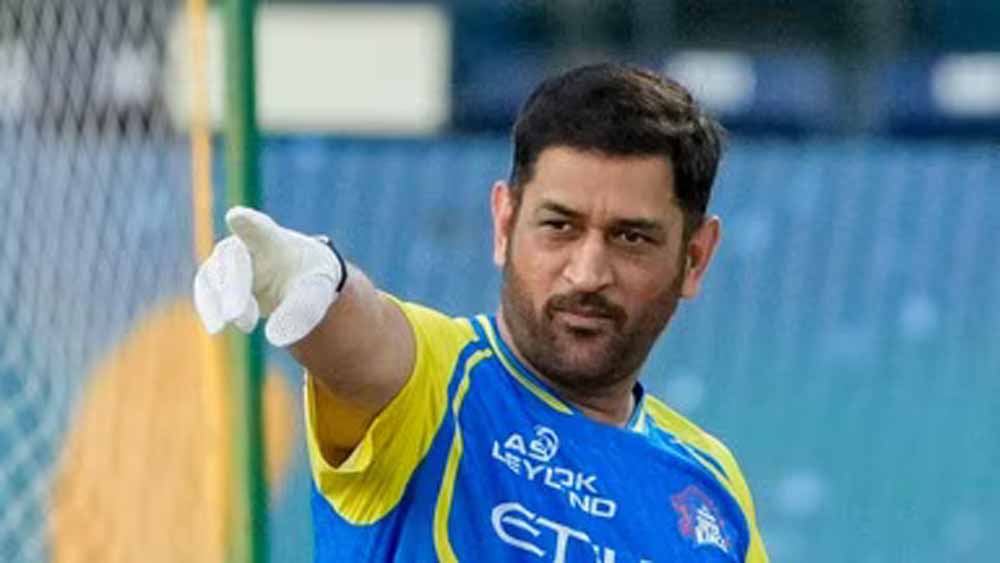 धोनी का इम्पैक्ट रोल बना विवाद, आकाश चोपड़ा बोले – ‘ऐसा खेलना है तो मत खेलो’