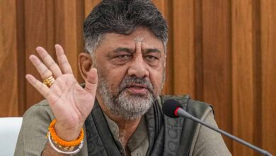 कर्नाटक में सियासी सरगर्मी तेज: CM पद की अटकलों के बीच दिल्ली पहुंचे डी के शिवकुमार, साथ में मलिकार्जुन खरगे