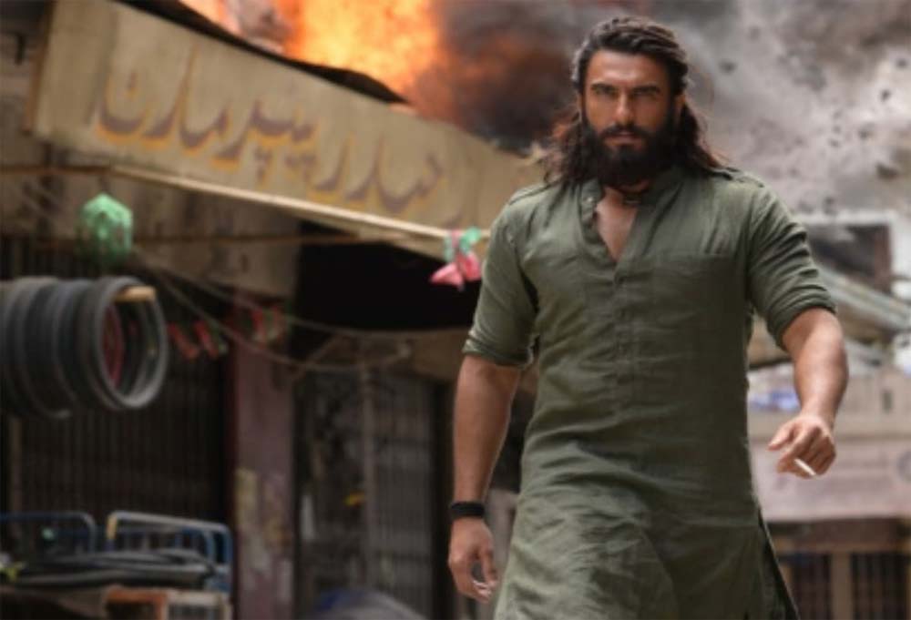 ‘धुरंधर 2’ का जलवा: पाकिस्तान में पाइरेटेड वर्जन देख मची हलचल, भारतीयों ने लिए मजे ‘धुरंधर 2’ का जलवा: पाकिस्तान में पाइरेटेड वर्जन देख मची हलचल, भारतीयों ने लिए मजे