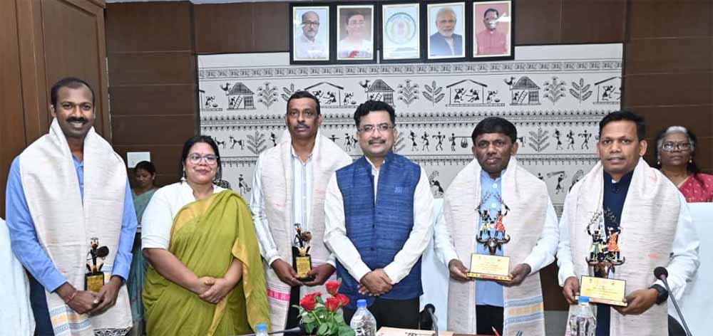 गोवा के मंत्री डॉ. रमेश तावड़कर ने देखी छत्तीसगढ़ की जनजातीय गौरव की झलक