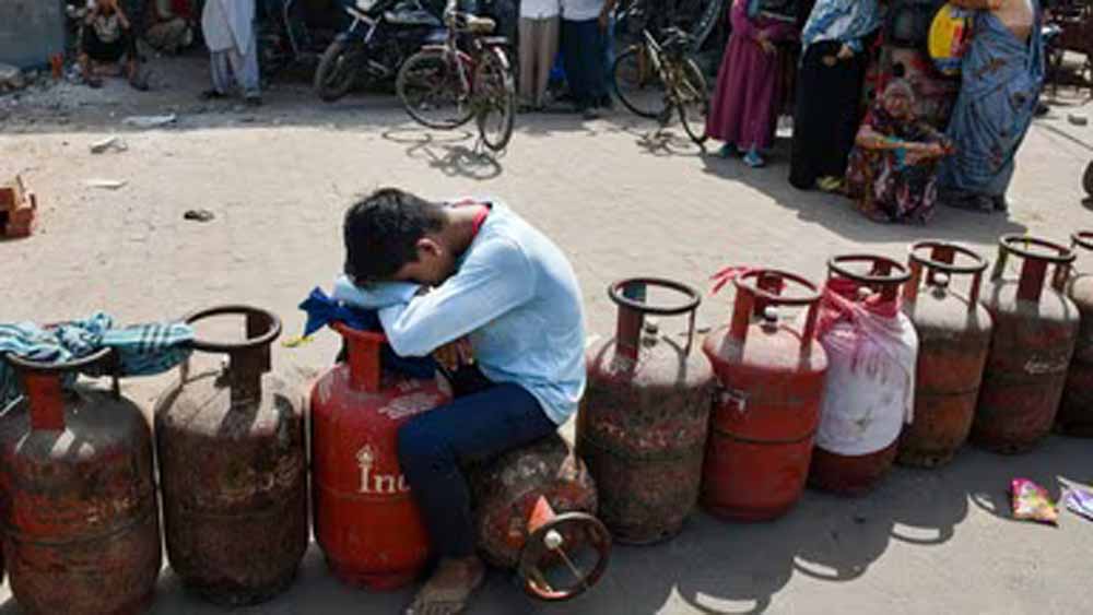 LPG संकट पर कोर्ट सख्त: केंद्र ने नोटिस का दिया ये जवाब