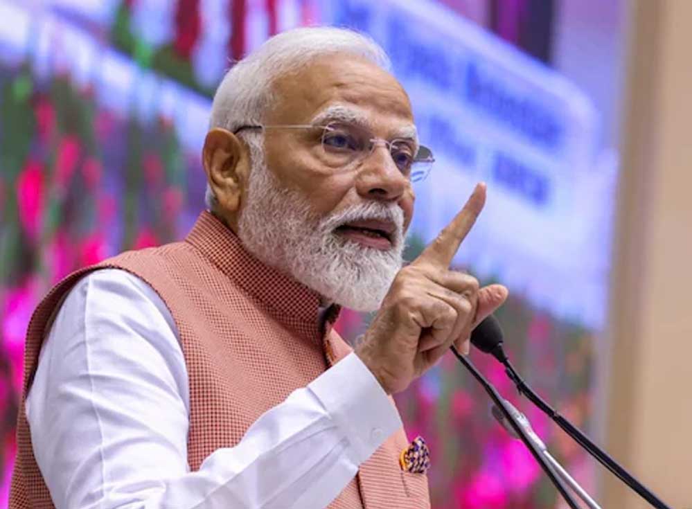 केंद्र सरकार ने PMGKAY के तहत फोर्टिफाइड चावल वितरण रोका, स्टोरेज में घट रही थी न्यूट्रिशन की मात्रा केंद्र सरकार ने PMGKAY के तहत फोर्टिफाइड चावल वितरण रोका, स्टोरेज में घट रही थी न्यूट्रिशन की मात्रा