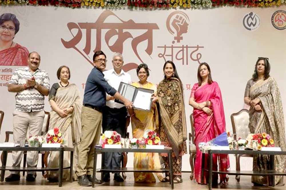 आँगन से आसमान तक महिलाओं की भूमिका महत्वपूर्ण:  रहाटकर