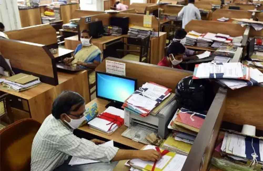 एमपी में कर्मचारियों के लिए 3 माह की ट्रेनिंग अनिवार्य, नहीं मानी शर्त तो भरना होगा ₹5000 का जुर्माना एमपी में कर्मचारियों के लिए 3 माह की ट्रेनिंग अनिवार्य, नहीं मानी शर्त तो भरना होगा ₹5000 का जुर्माना