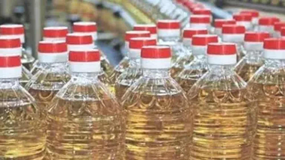 LPG संकट का असर: अब महंगा होगा खाने का तेल, आम आदमी की बढ़ी चिंता LPG संकट का असर: अब महंगा होगा खाने का तेल, आम आदमी की बढ़ी चिंता