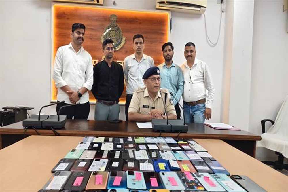 मध्यप्रदेश पुलिस की तकनीकी दक्षता सेप्रदेश सहित विभिन्न राज्यों से गुम मोबाइलों की व्यापक बरामदगी