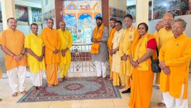 राज्यमंत्री पटेल ने गायत्री शक्ति पीठ में गौशाला का किया निरीक्षण, गौमाता की हुई पूजा