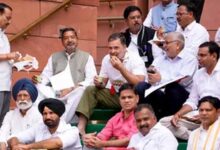 राहुल गांधी के बयान पर बवाल: 200+ पूर्व नौकरशाह और सैन्य अफसरों ने मांगी माफी