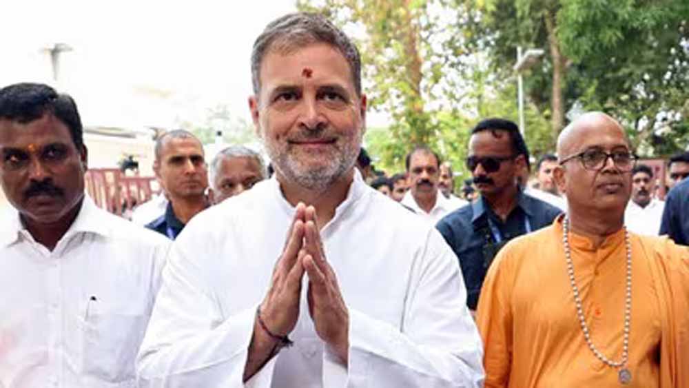 सावरकर टिप्पणी केस में राहुल गांधी को राहत, कोर्ट ने आपराधिक मानहानि मामला किया बंद