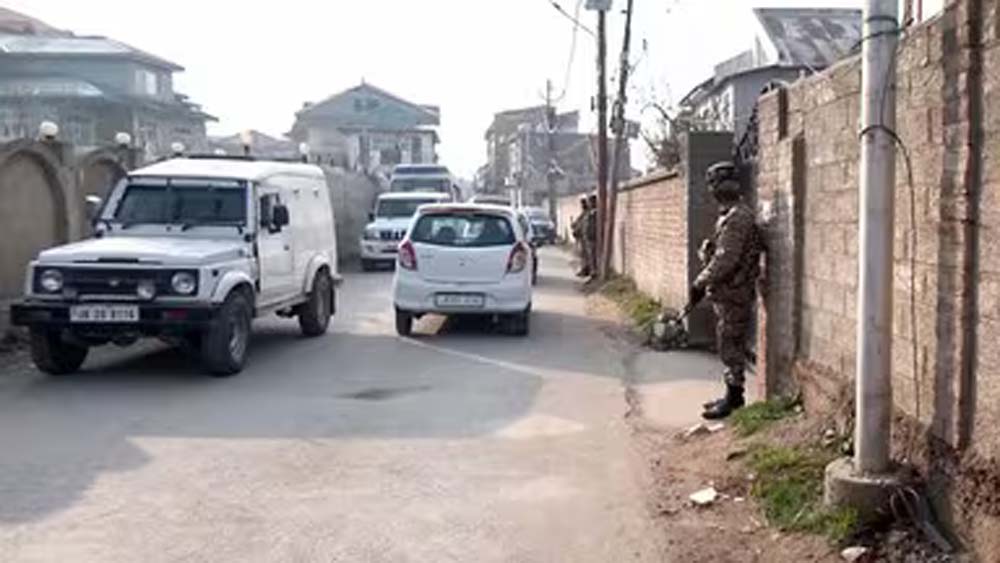 जम्मू-कश्मीर में रेड फोर्ट ब्लास्ट से जुड़े तार, कारोबारी के घर NIA की बड़ी रेड