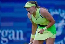 मौजूदा चैंपियन एंड्रीवा ने हार के बाद रैकेट तोड़ा और दर्शकों पर चिल्लाई