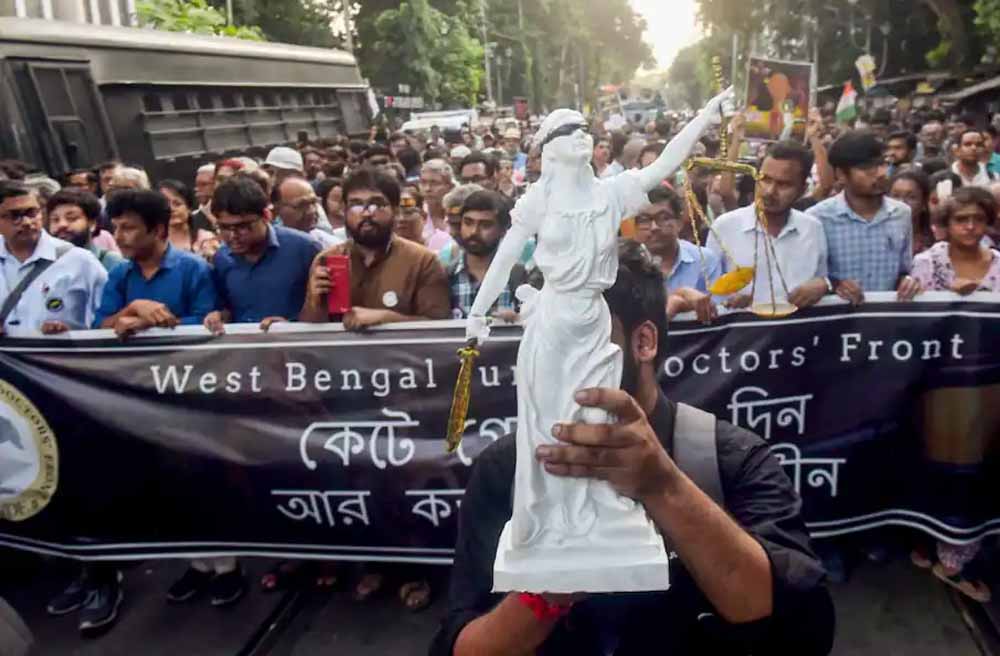 बंगाल राजनीति में बड़ा संकेत: RG कर केस की पीड़िता की मां को BJP से चुनाव लड़ने का ऑफर?