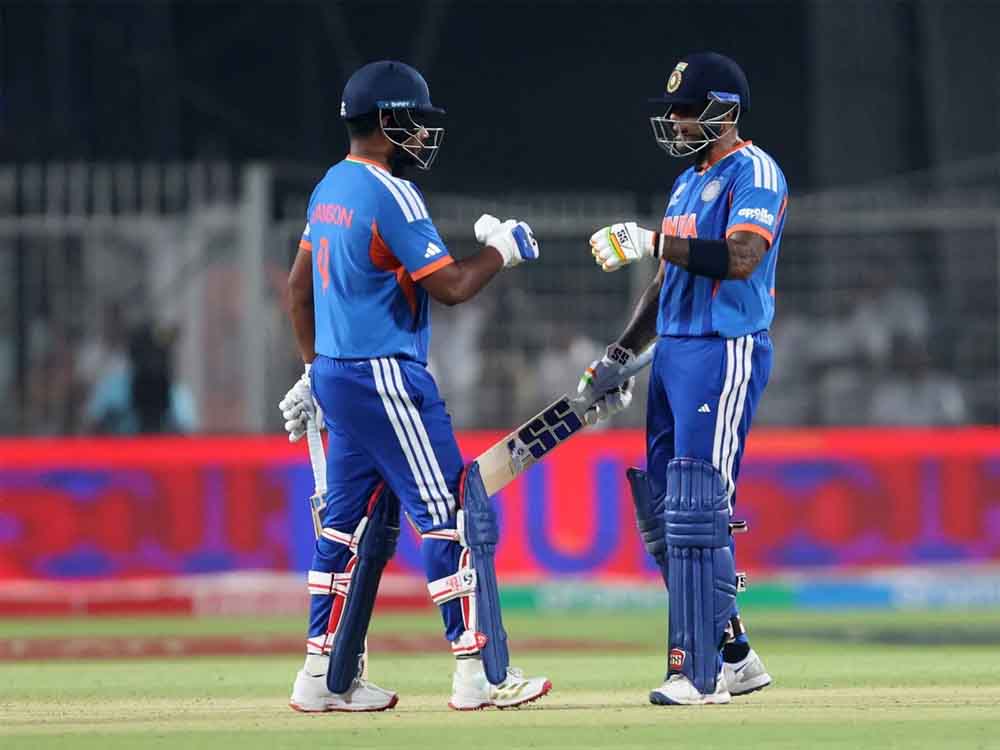 ईडन गार्डन्स में तेजी से बढ़ रहा भारत का स्कोर, तिलक-सैमसन ने बदले गियर ईडन गार्डन्स में तेजी से बढ़ रहा भारत का स्कोर, तिलक-सैमसन ने बदले गियर