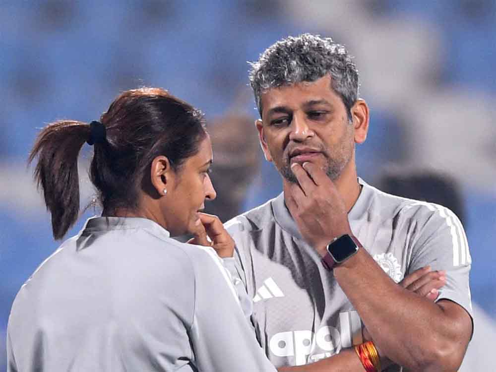 डे-नाइट टेस्ट में हरमनप्रीत ब्रिगेड का दबदबा, 3 मैचों से अजेय; क्या एलिसा हीली लगा पाएंगी ब्रेक? डे-नाइट टेस्ट में हरमनप्रीत ब्रिगेड का दबदबा, 3 मैचों से अजेय; क्या एलिसा हीली लगा पाएंगी ब्रेक?