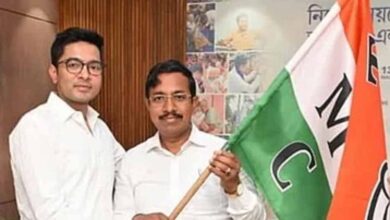 चुनाव का बिगुल बजते ही सियासी पलटी, शुभेंदु अधिकारी के करीबी नेता ने जॉइन की TMC