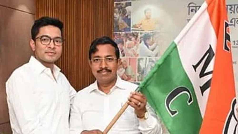 चुनाव का बिगुल बजते ही सियासी पलटी, शुभेंदु अधिकारी के करीबी नेता ने जॉइन की TMC