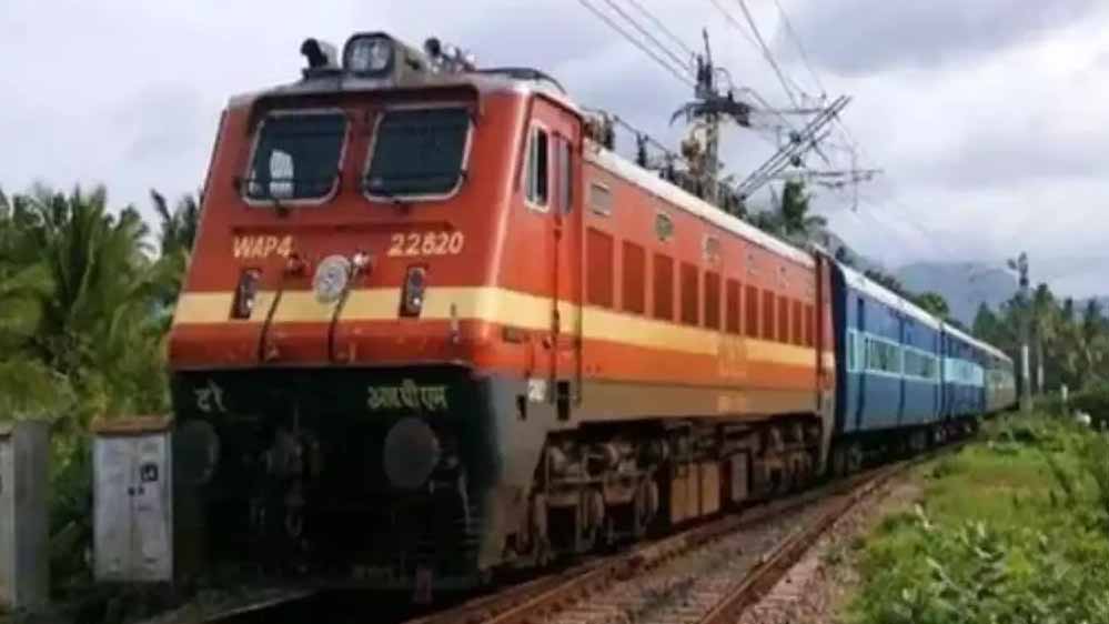 गर्मी की छुट्टियों में अब आसानी से मिलेंगी ट्रेन की सीटें, इन रूटों पर चलेगी स्पेशल ट्रेनें, बढ़ेंगे AC कोच