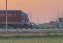 ग्वालियर में भीषण सड़क हादसा: ट्रक ने कार को मारी टक्कर, 1 किमी तक घसीटा