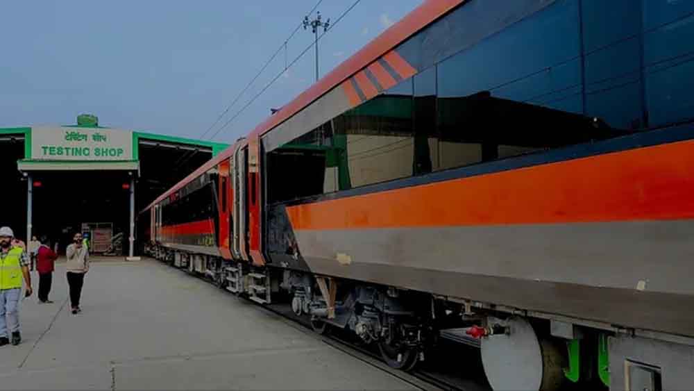 रायबरेली से दौड़ेगी 16 कोच की वंदे भारत, होली के बाद आरेडिका से शुरू होगा सफर