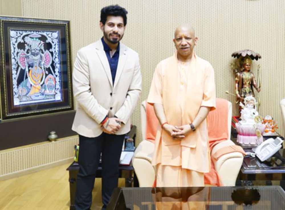 सीएम योगी से मिले नोबेल विजेता कॉन्स्टेंटिन नोवोसेलोव, विज्ञान और नवाचार पर हुई चर्चा