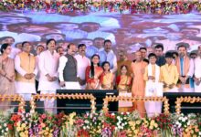 लखीमपुर में CM योगी का बड़ा ऐलान: 331 विस्थापित हिंदू परिवारों को भूमि अधिकार, 417 करोड़ की परियोजनाओं की सौगात