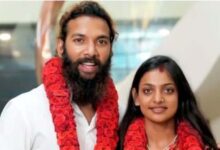 मोनालिसा की शादी में बड़ा फर्जीवाड़ा, फरमान पर पॉक्सो एक्ट के तहत मुकदमा; कुंभ गर्ल की उम्र छिपाने पर MP-केरल के DGP को दिल्ली तलब