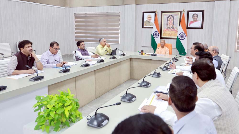 बुनकरों की आय, सम्मान और स्थायित्व सुनिश्चित करना प्राथमिकता: मुख्यमंत्री योगी आदित्यनाथ