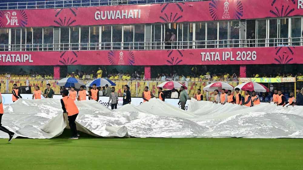 गुवाहाटी ग्राउंड स्टाफ को 25 लाख इनाम, बारिश में भी संभाला मैदान