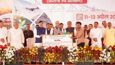 रायसेन में दिवसीय राष्ट्रीय उन्नत कृषि महोत्सव का आगाज, मंच पर एक साथ दिखे रक्षामंत्री, कृषि मंत्री और मुख्यमंत्री