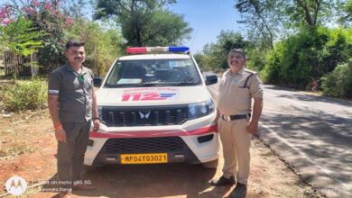 विदिशा के डायल-112 हीरोज- सूखे कुएँ में परित्यक्त मिली नवजात बच्ची को डायल 112 ने सुरक्षित अस्पताल पहुँचाया