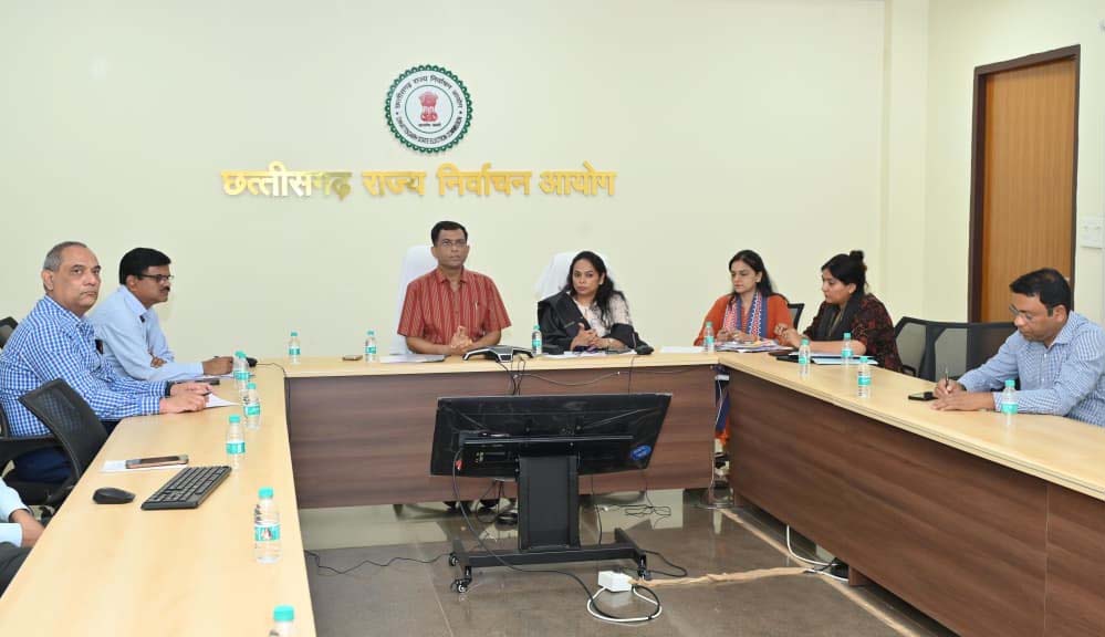 रायपुर : आगामी मई -जून माह में संभावित स्थानीय निकायो के आम/उप चुनाव के दृष्टिगत मतदाता सूची पुनरीक्षण की तैयारियां तेज