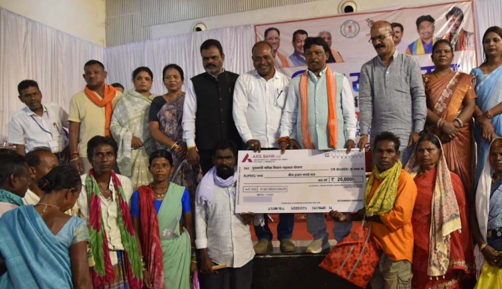 रायपुर : विकास की नींव रखने वाले हाथों का सम्मान, श्रमिक सम्मेलन में योजनाओं की सौगात से खिले श्रमिकों के चेहरे