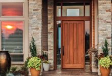 मुख्य द्वार से जुड़े वास्तु टिप्स: सही दिशा और नियम से घर में बढ़ेगी सकारात्मक ऊर्जा और सुख-समृद्धि