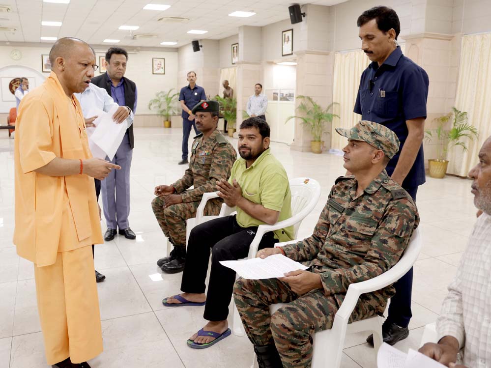 जनता दर्शन -मुख्यमंत्री ने की भावनात्मक अपील- परिवार सबसे बड़ी पूंजी, मिल-बैठकर हल करें पारिवारिक समस्याएं