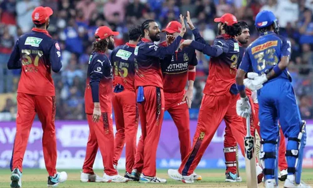 आरसीबी ने मुंबई को 18 रनों से हराया, रजत की तूफानी पचास ने दिलाई जीत आरसीबी ने मुंबई को 18 रनों से हराया, रजत की तूफानी पचास ने दिलाई जीत