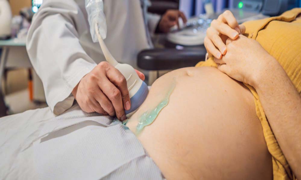 अस्पतालों में अनचाहे गर्भ को छुपाने आईं लड़कियों की भीड़, जानलेवा साबित हो रही हैं अबॉर्शन पिल अस्पतालों में अनचाहे गर्भ को छुपाने आईं लड़कियों की भीड़, जानलेवा साबित हो रही हैं अबॉर्शन पिल