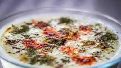 प्रोटीन से भरपूर है पनीर चीला रायता, गर्मियों के ब्रेकफास्ट के लिए नोट करें यह झटपट बनने वाली रेसिपी