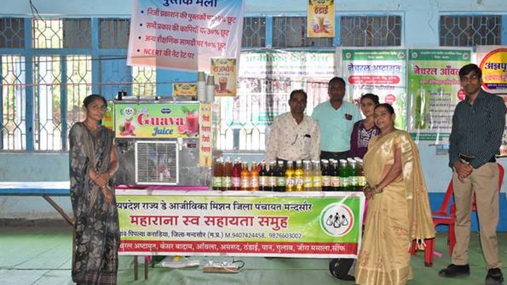 नारी शक्ति वंदन: मंदसौर की महिलाओं ने घोल दी महानगरों में मिठास नारी शक्ति वंदन: मंदसौर की महिलाओं ने घोल दी महानगरों में मिठास