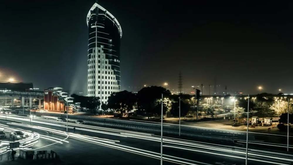 दुबई में मंदी, भारत में चांदी: प्रॉपर्टी निवेश के लिए गुरुग्राम और मुंबई बने हॉटस्पॉट दुबई में मंदी, भारत में चांदी: प्रॉपर्टी निवेश के लिए गुरुग्राम और मुंबई बने हॉटस्पॉट