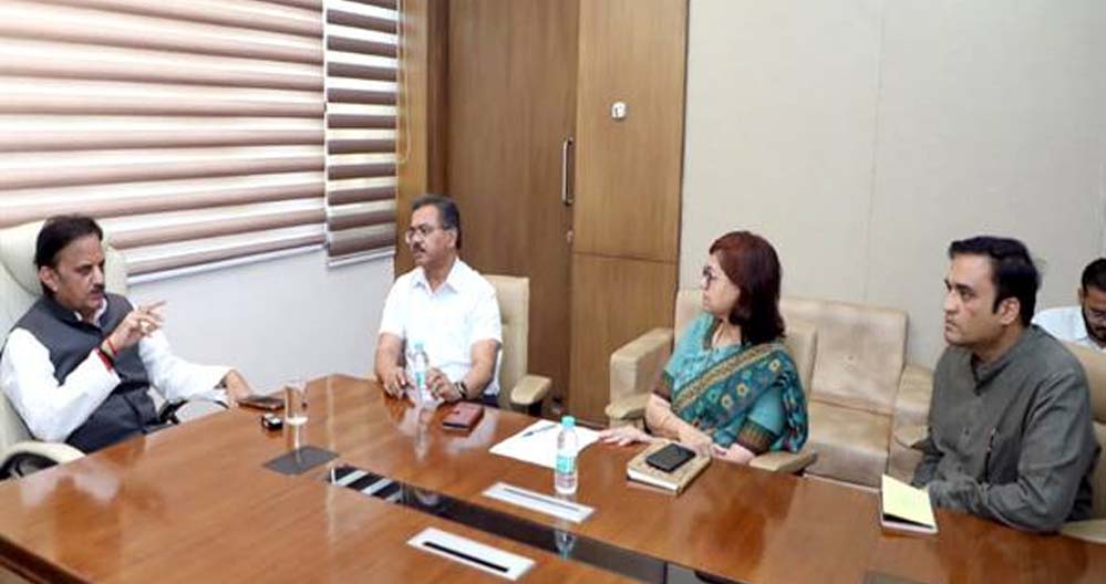 चिकित्सा छात्रों को समय से योजनातर्गत छात्रवृत्ति का भुगतान करें सुनिश्चित : उप मुख्यमंत्री शुक्ल