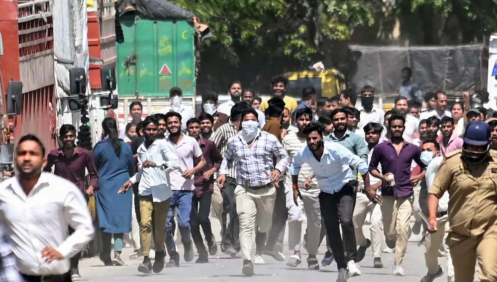 नोएडा प्रोटेस्ट में थे कई ‘उपद्रवी’, कर्मचारी नहीं, अब पब्लिक में लगेंगे पोस्टर