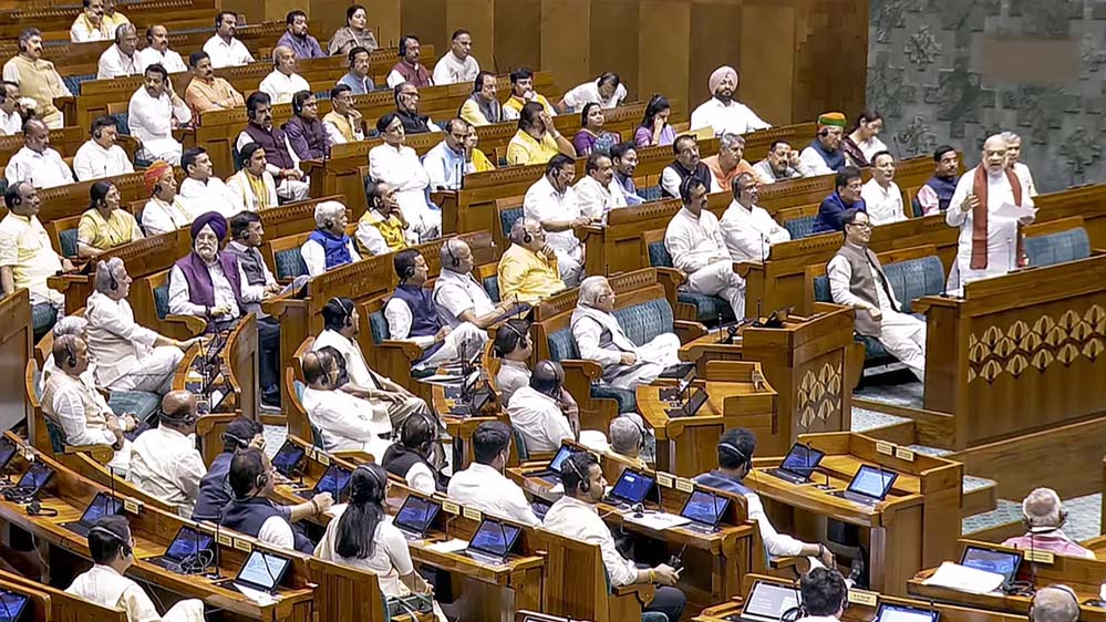 संसद में महा-बहस के दौरान आधी रात को महिला आरक्षण कानून 2023 लागू, नोटिफिकेशन जारी