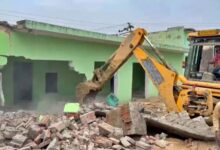 संभल में ईदगाह-इमामबाड़े के बाद अब मस्जिद और मदरसे पर चला बुलडोजर, सरकारी जमीन पर था कब्जा